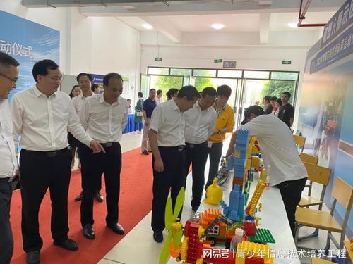 2023年邵阳市科技活动周启动,青少年信息技术培养工作站代表出席