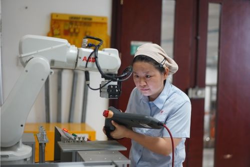 广东中烟广州卷烟厂 聚焦智能制造 新领域 培养智能时代 新工匠